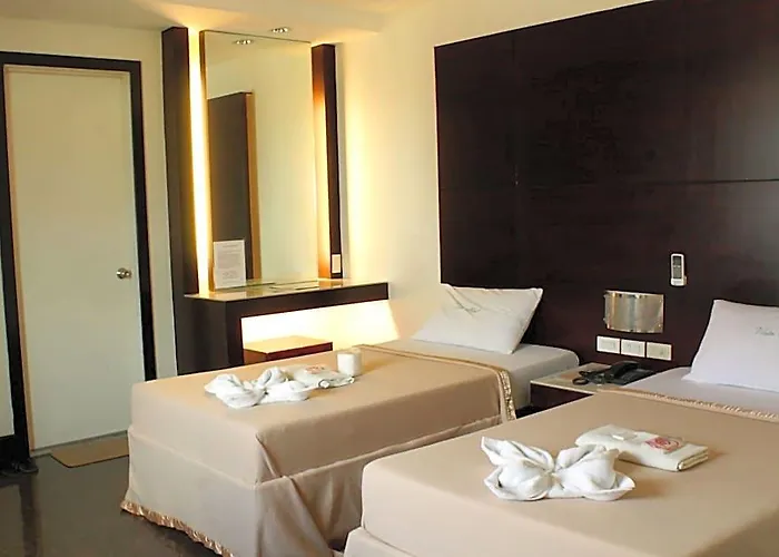 Vista Cubao 3*